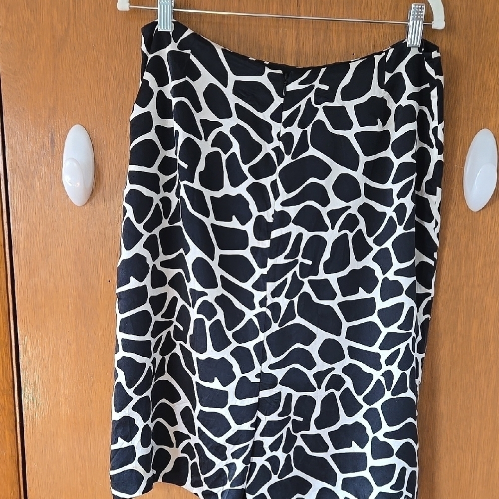 I.N.C. Brand, Stylish Black and White Skirt, Size - Picture 3 of 6